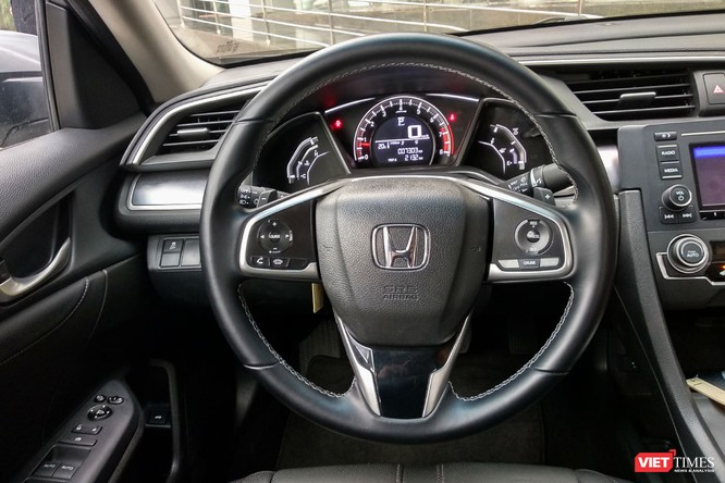 Honda Civic 1.8 E 2018 có xứng với mức giá 758 triệu đồng? ảnh 12