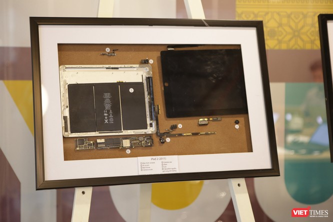 Từ iPhone đời đầu đến iPhone X lần đầu tiên hội tụ trong một triển lãm tại Hà Nội ảnh 9