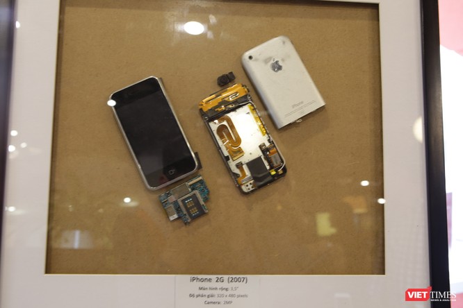 Từ iPhone đời đầu đến iPhone X lần đầu tiên hội tụ trong một triển lãm tại Hà Nội ảnh 2