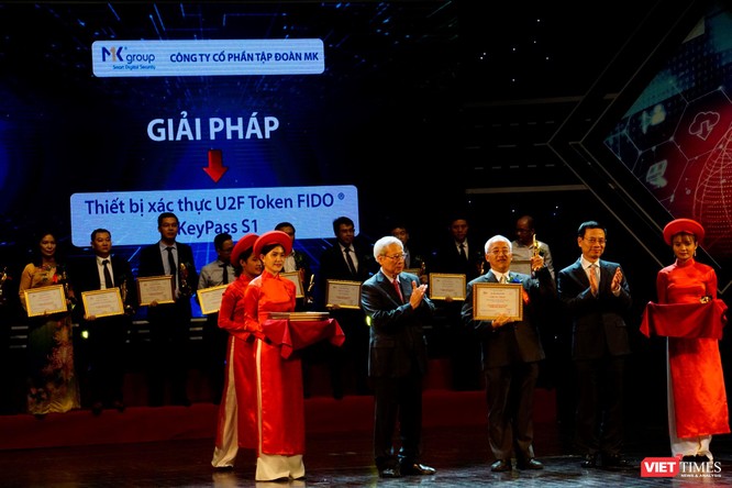Giải thưởng Chuyển đổi số Việt Nam cổ vũ ứng dụng công nghệ để chuyển đổi số mạnh mẽ ảnh 37