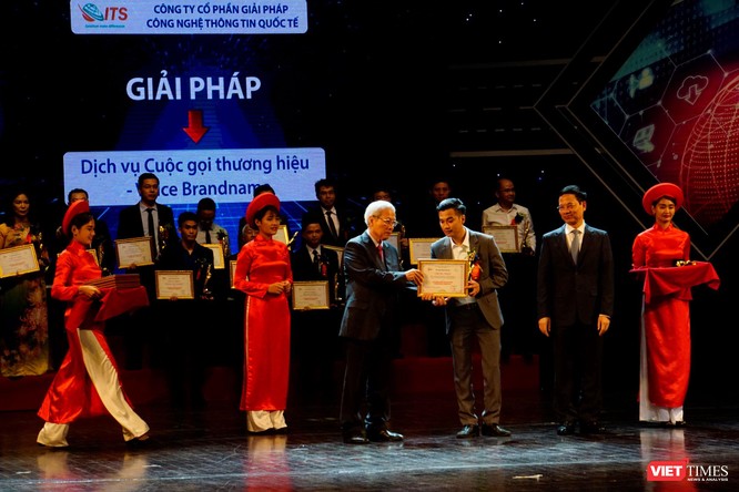 Giải thưởng Chuyển đổi số Việt Nam cổ vũ ứng dụng công nghệ để chuyển đổi số mạnh mẽ ảnh 41