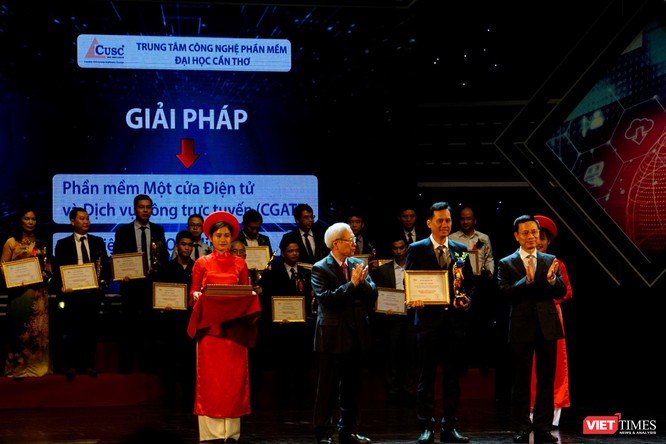 Giải thưởng Chuyển đổi số Việt Nam cổ vũ ứng dụng công nghệ để chuyển đổi số mạnh mẽ ảnh 42