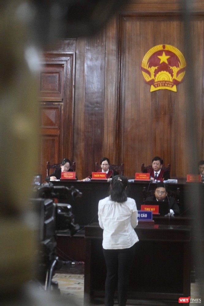 Bị cáo Phạm Quỳnh Trang bị đề nghị mức phạt tù 3-4 năm