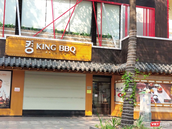 Các tiệm ăn nhanh, nhà hàng đặc sản như King BBQ cũng đóng cửa hàng loạt