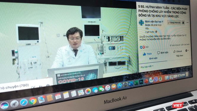 BS Trưởng khoa Kiểm soát nhiễm khuẩn giảng dạy online ở ĐH Y Dược TP.HCM (Ảnh: Hòa Bình chụp lại màn hình video dạy online)