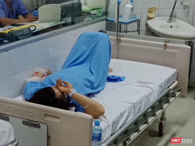 4 nạn nhân đang được điều trị tích cực tại Bệnh viện Việt Đức ảnh 1