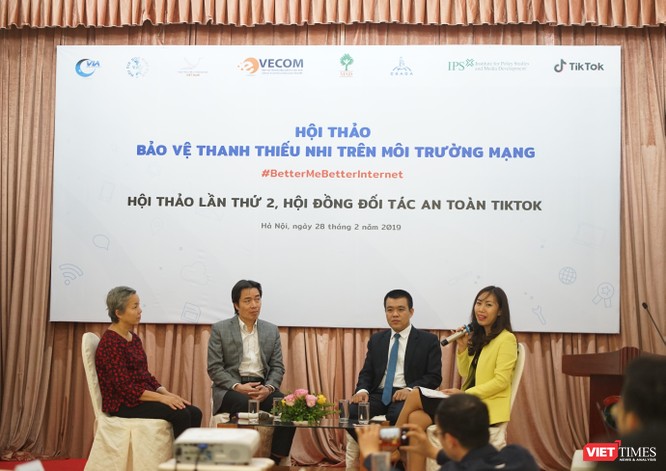 Phiên thảo luận với sự tham gia của ông Đặng Hoa Nam - cục trưởng cục trẻ em - bà Nguyễn Vân Anh - giám đốc CSAGA và ông Nguyễn Lâm Thanh - Giám đốc chính sách TikTok VN