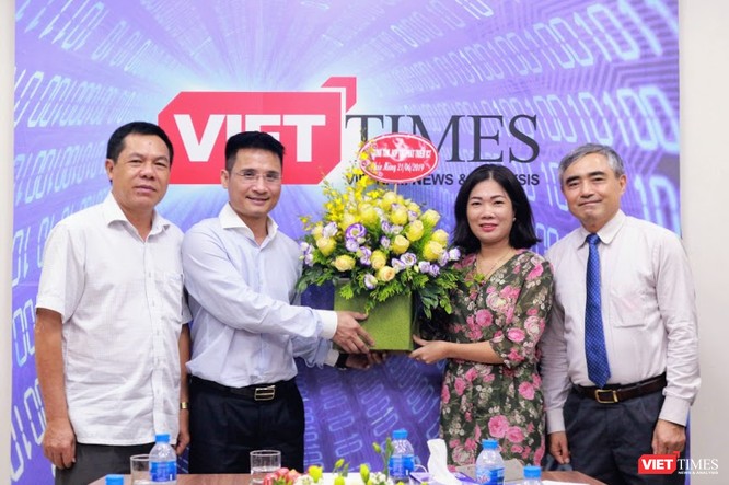 Chủ tịch Nguyễn Minh Hồng: VietTimes góp phần mạnh mẽ tăng uy tín của Hội Truyền thông số Việt Nam ảnh 11