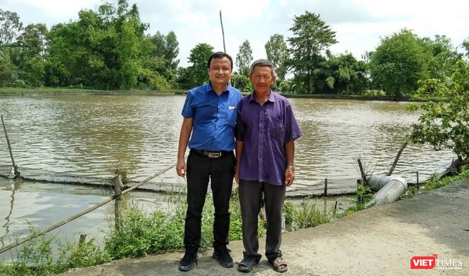 Tác giả Nguyễn Đức Ninh và chủ hộ nông dân nuôi cá Basa ở An Giang doanh thu 40-60 tỷ tiền cá/năm