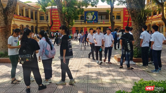 Thí sinh dự thi vào lớp 10 tại Hà Nội: “Không ngại ôn thi qua mạng” ảnh 1