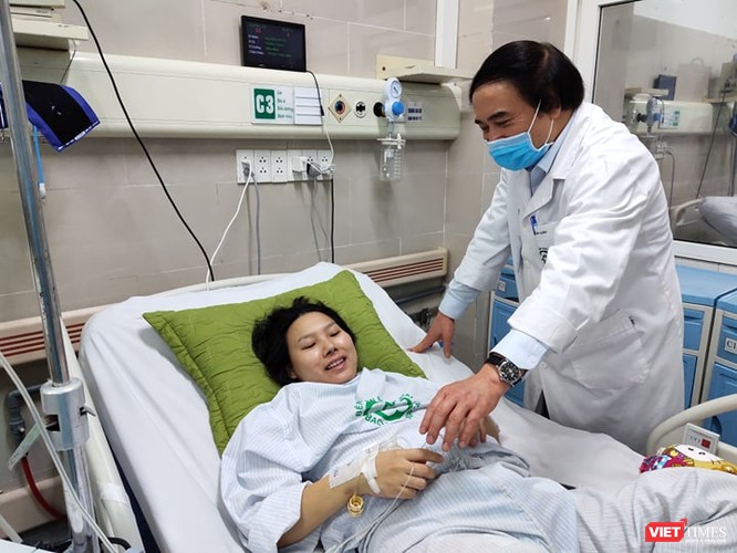 Nữ sản phụ ngừng tim 120 phút nghẹn ngào khi Bệnh viện Bạch Mai hết phong tỏa ảnh 2