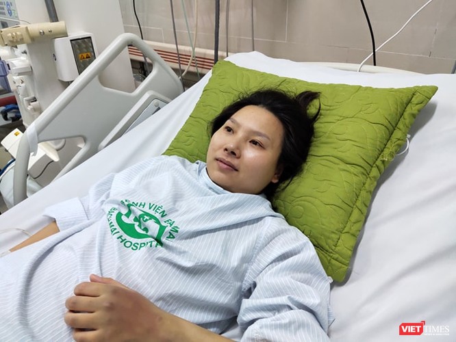 Nữ sản phụ ngừng tim 120 phút nghẹn ngào khi Bệnh viện Bạch Mai hết phong tỏa ảnh 1
