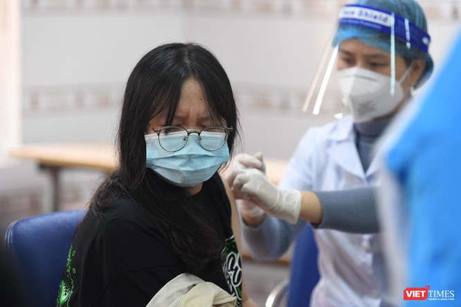 Thứ trưởng Bộ Y tế Đỗ Xuân Tuyên: Việt Nam đã đủ vaccine COVID-19, kể cả tiêm mũi 3 ảnh 1