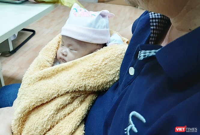 Hai bé song sinh dính liền gan tại Bệnh viện Nhi đồng 1 được xuất viện ảnh 2