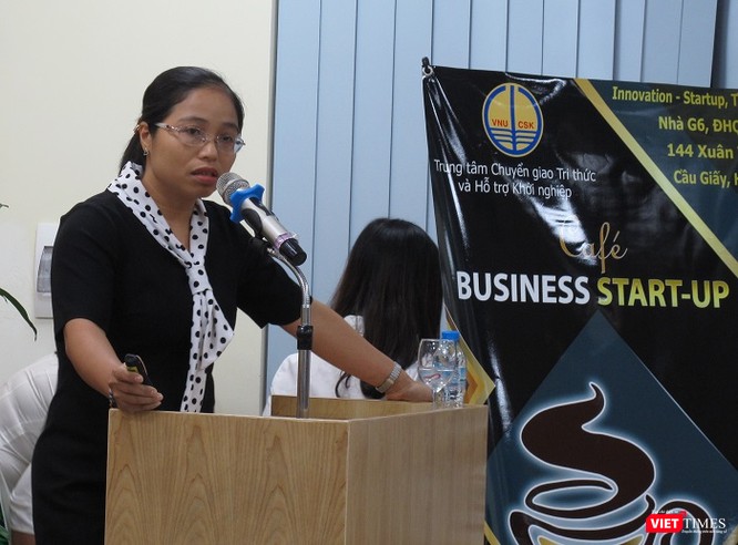 Tiến sĩ Nguyễn Tuyết Mai giới thiệu về dự án Khởi nghiệp Bio-SAP từ phụ phẩm nông nghiệp. Ảnh: VietTimes.