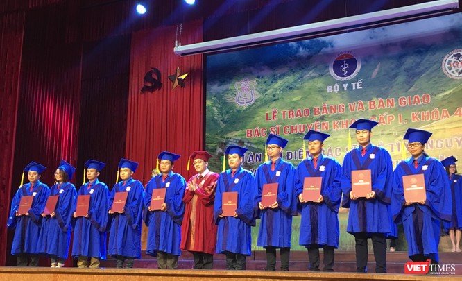 24 bác sĩ trẻ tình nguyện về vùng khó khăn chăm sóc sức khỏe nhân dân ảnh 2