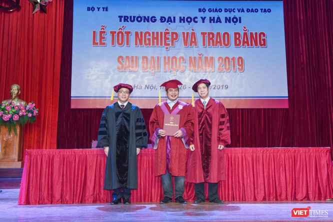 Trao Bằng tốt nghiệp cho gần 800 tân bác sĩ chuyên khoa cấp II và thạc sĩ được đào tạo theo hướng chuẩn quốc tế ảnh 6