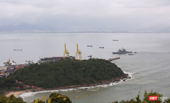 Những hình ảnh đầu tiên của đội tàu sân bay USS Theodore Roosevelt (CVN-71) ở Đà Nẵng ảnh 16