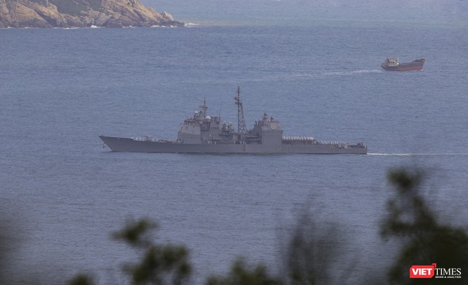 Những hình ảnh đầu tiên của đội tàu sân bay USS Theodore Roosevelt (CVN-71) ở Đà Nẵng ảnh 19