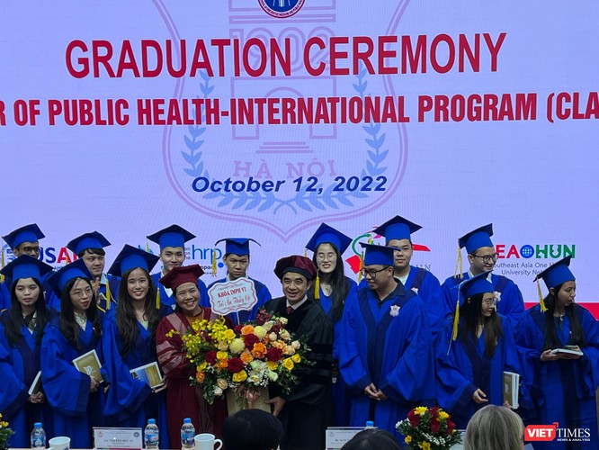 Thêm 21 thạc sĩ y tế công cộng quốc tế của Trường Đại học Y Hà Nội “ra lò” ảnh 9
