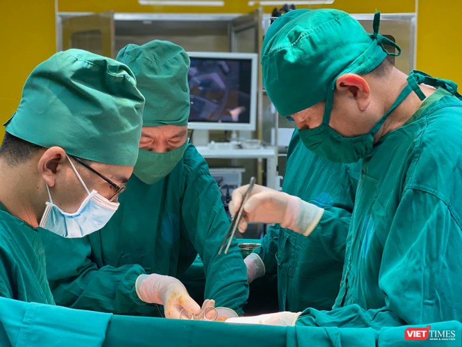 Bộ Y tế kiến nghị với Chính phủ giải quyết hàng loạt vấn đề "nóng" của ngành ảnh 1