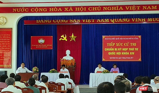 Sáng 5/10, Đoàn đại biểu Quốc hội TP Đà Nẵng đã có buổi tiếp xúc cử tri với cử tri quận Ngũ Hành Sơn và tiếp thu nhiều ý kiến liên quan đến những vấn đề xảy ra trên địa bàn trong thời gian qua
