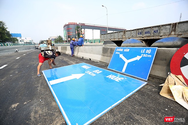 Bí thư, Chủ tịch Đà Nẵng thăm và tặng quà đơn vị thi công Hầm chui phục vụ APEC ảnh 8