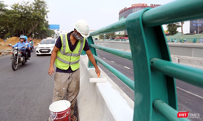 Bí thư, Chủ tịch Đà Nẵng thăm và tặng quà đơn vị thi công Hầm chui phục vụ APEC ảnh 7
