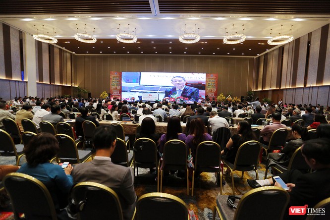 Chiều ngày 3/8, tại Trung tâm Hội nghị Ariyana Đà Nẵng, dưới sự chủ trì của Bí thư Trương Quang Nghĩa, Thành ủy Đà Nẵng đã tổ chức diễn đàn “Tọa đàm mùa Xuân 2018” với sự tham dự của hơn 500 đại biểu đến từ các Hiệp hội, doanh nghiệp, tổ chức trên địa bàn