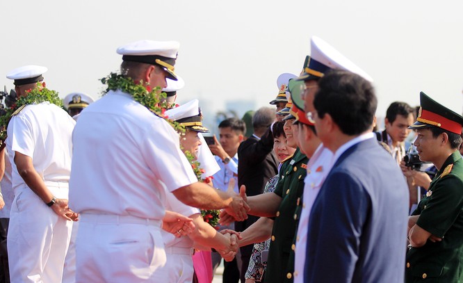 Chuyến thăm lịch sử