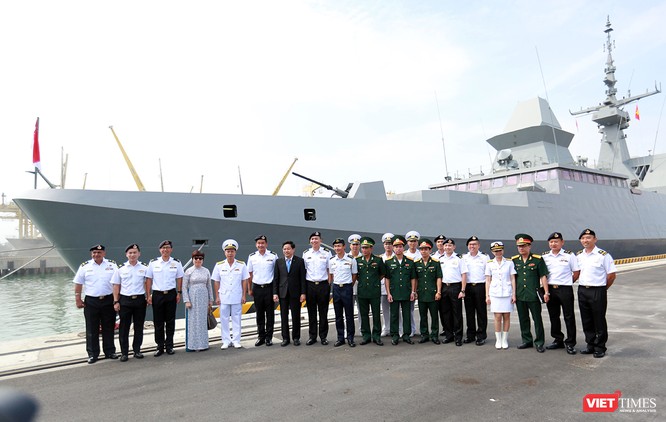 Tàu khu trục RSS INTREPID-Hải quân Singapore đã đến Đà Nẵng ảnh 6