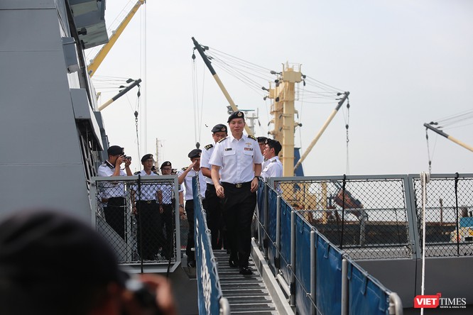 Tàu khu trục RSS INTREPID-Hải quân Singapore đã đến Đà Nẵng ảnh 3