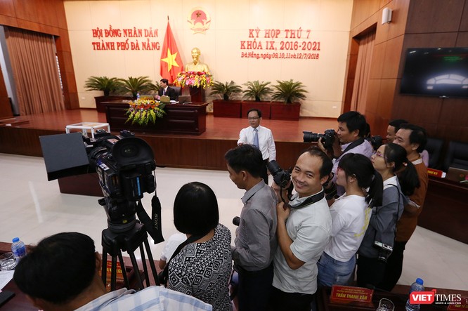Những khoảnh khắc phiên bầu nhân sự chủ chốt của thành phố Đà Nẵng ảnh 8