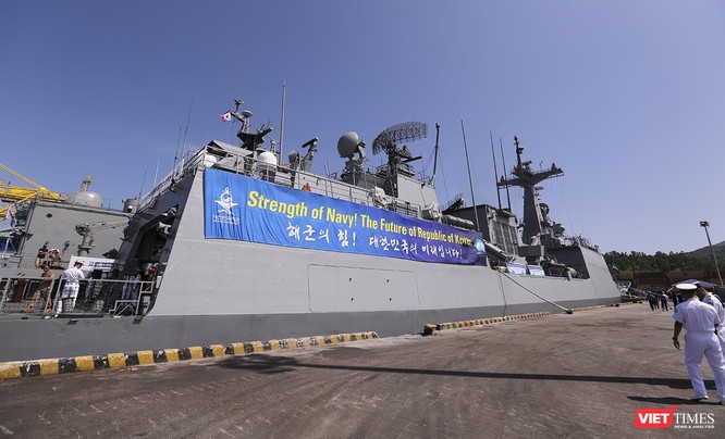 Đội tàu khu trục Hải quân Hàn Quốc chính thức thăm Đà Nẵng ảnh 13