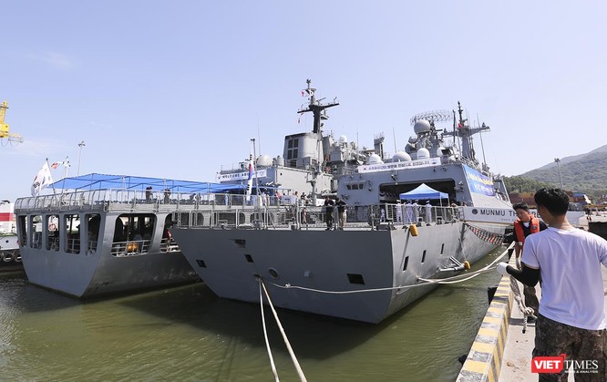 Đội tàu khu trục Hải quân Hàn Quốc chính thức thăm Đà Nẵng ảnh 16