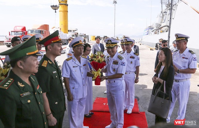 Đội tàu khu trục Hải quân Hàn Quốc chính thức thăm Đà Nẵng ảnh 1