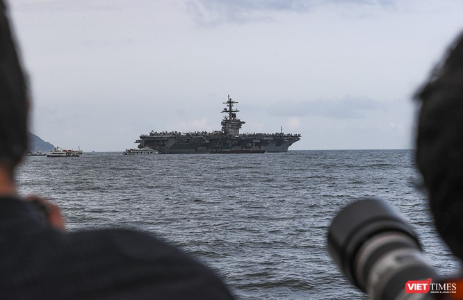 Cận cảnh sức mạnh tàu sân bay USS Theodore Roosevelt của Hải quân Hoa Kỳ ở Đà Nẵng ảnh 1