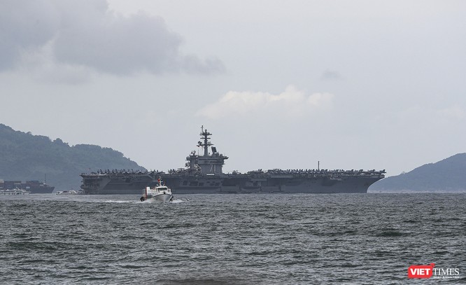 Cận cảnh sức mạnh tàu sân bay USS Theodore Roosevelt của Hải quân Hoa Kỳ ở Đà Nẵng ảnh 3