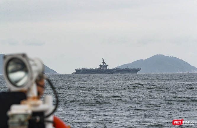 Cận cảnh sức mạnh tàu sân bay USS Theodore Roosevelt của Hải quân Hoa Kỳ ở Đà Nẵng ảnh 19