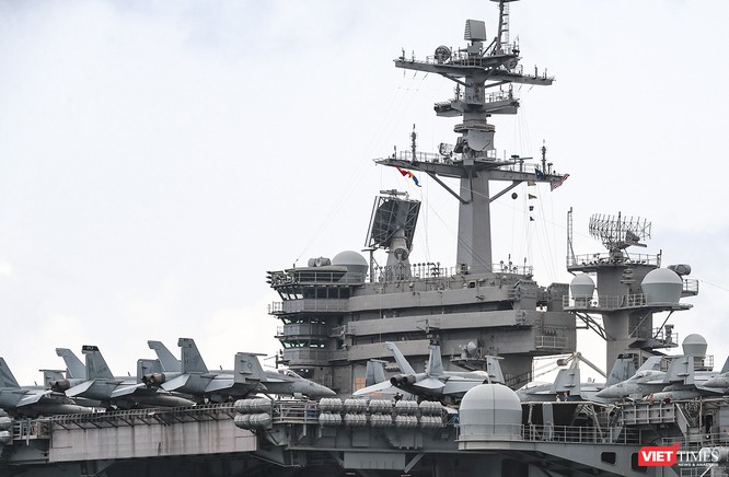 Cận cảnh sức mạnh tàu sân bay USS Theodore Roosevelt của Hải quân Hoa Kỳ ở Đà Nẵng ảnh 9