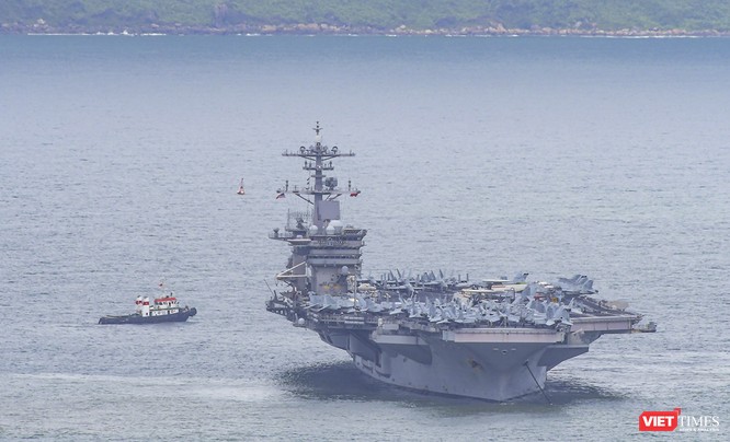 Cận cảnh sức mạnh tàu sân bay USS Theodore Roosevelt của Hải quân Hoa Kỳ ở Đà Nẵng ảnh 22