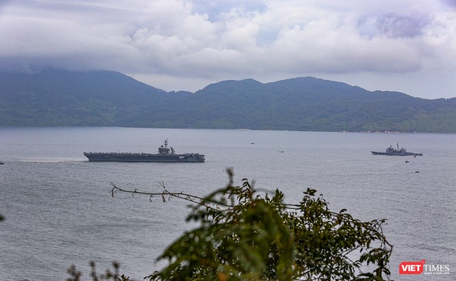 Cận cảnh sức mạnh tàu sân bay USS Theodore Roosevelt của Hải quân Hoa Kỳ ở Đà Nẵng ảnh 20