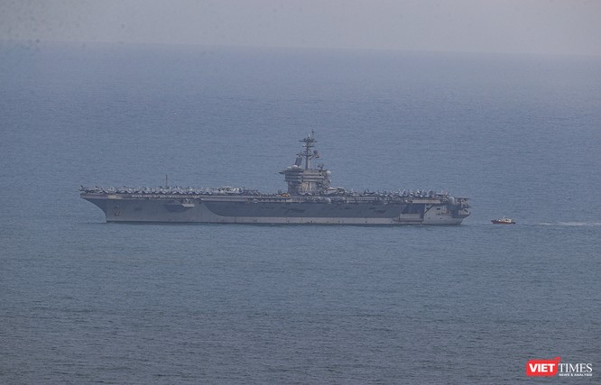 Cận cảnh sức mạnh tàu sân bay USS Theodore Roosevelt của Hải quân Hoa Kỳ ở Đà Nẵng ảnh 21