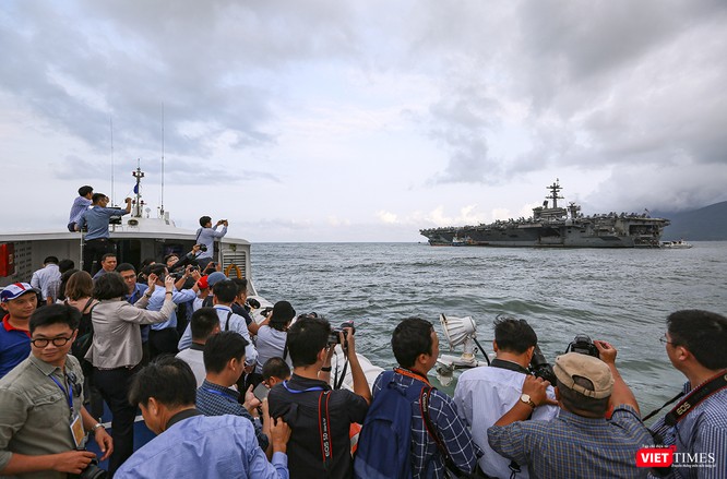 Toàn cảnh chuyến thăm của đội tàu USS Theodore Roosevelt (CVN-71) ở Đà Nẵng ảnh 13
