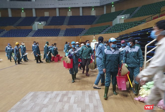 Đà Nẵng bắt đầu xây dựng bệnh viện dã chiến tại cung thể thao Tiên Sơn ảnh 19