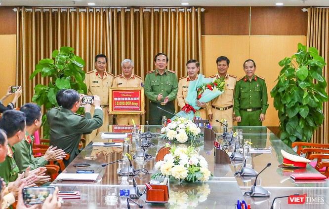 Giám đốc Công an Đà Nẵng thông tin về vụ lái xe chở người Trung Quốc nhập cảnh trái phép tự tử ảnh 1
