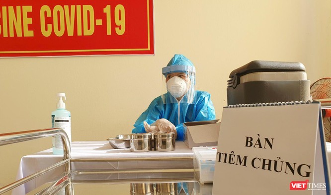 Ảnh: 100 y bác sĩ đầu tiên của Đà Nẵng được tiêm vaccine COVID-19 ảnh 7