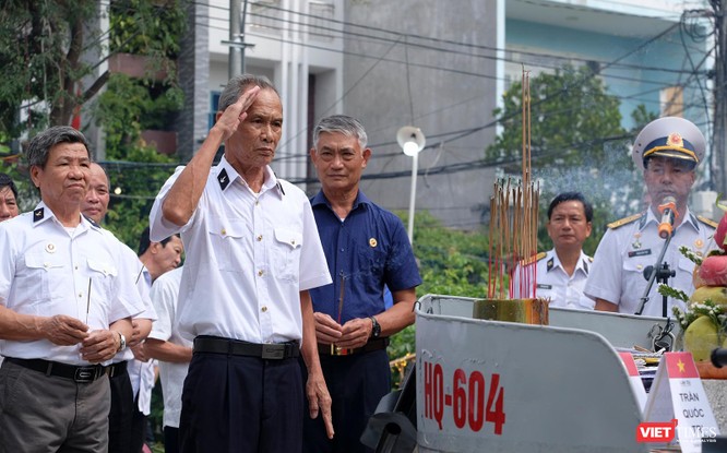 Ảnh: Xúc động lễ tưởng niệm 64 liệt sĩ Gạc Ma ở Đà Nẵng ảnh 4