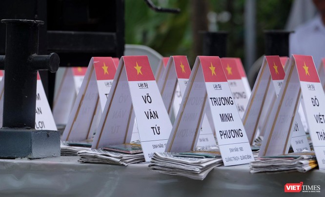 Ảnh: Xúc động lễ tưởng niệm 64 liệt sĩ Gạc Ma ở Đà Nẵng ảnh 2