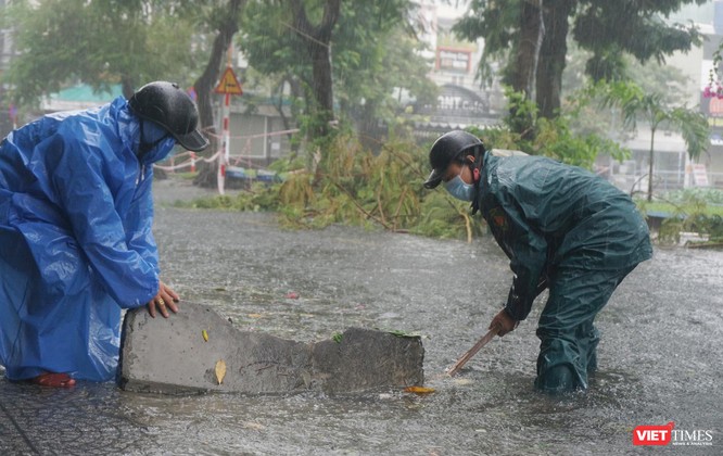 Đà Nẵng: Chi hơn 2.000 tỉ đồng chống ngập, nhưng khi mưa, dân vẫn phải lội bì bõm ảnh 2